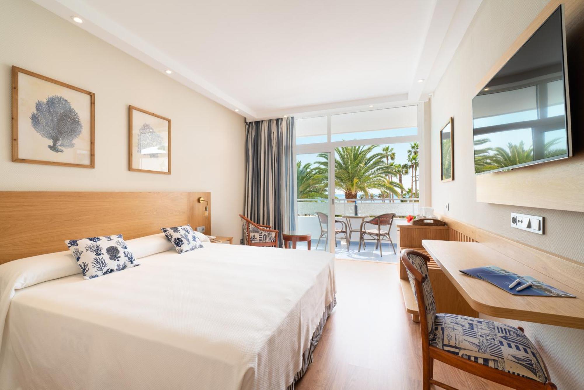 Superior Double Room,1272456469:JPEG