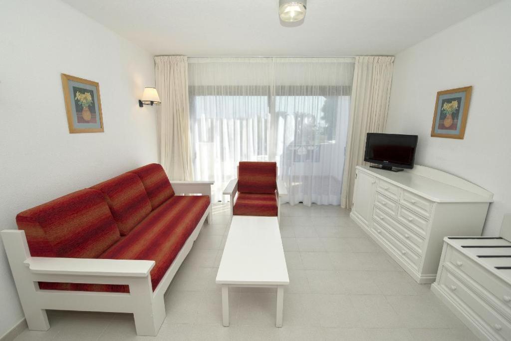Basic Family Room,1153800984:JPEG